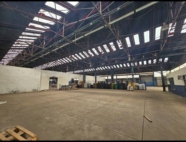 4,113M² WAREHOUSE TO LET IN TUNNEY